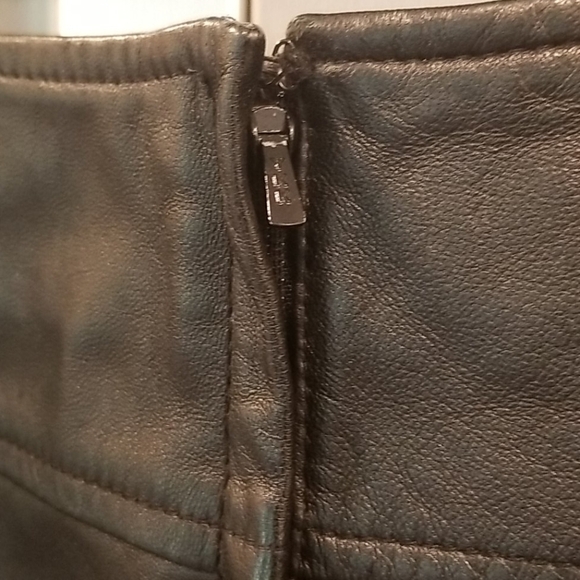 💕BEBE💕 Black Leather Mini Skirt - Picture 3 of 5